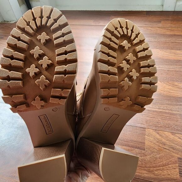BCBGeneration Tan Heeled Boot 9 NIB - Picture 8 of 9